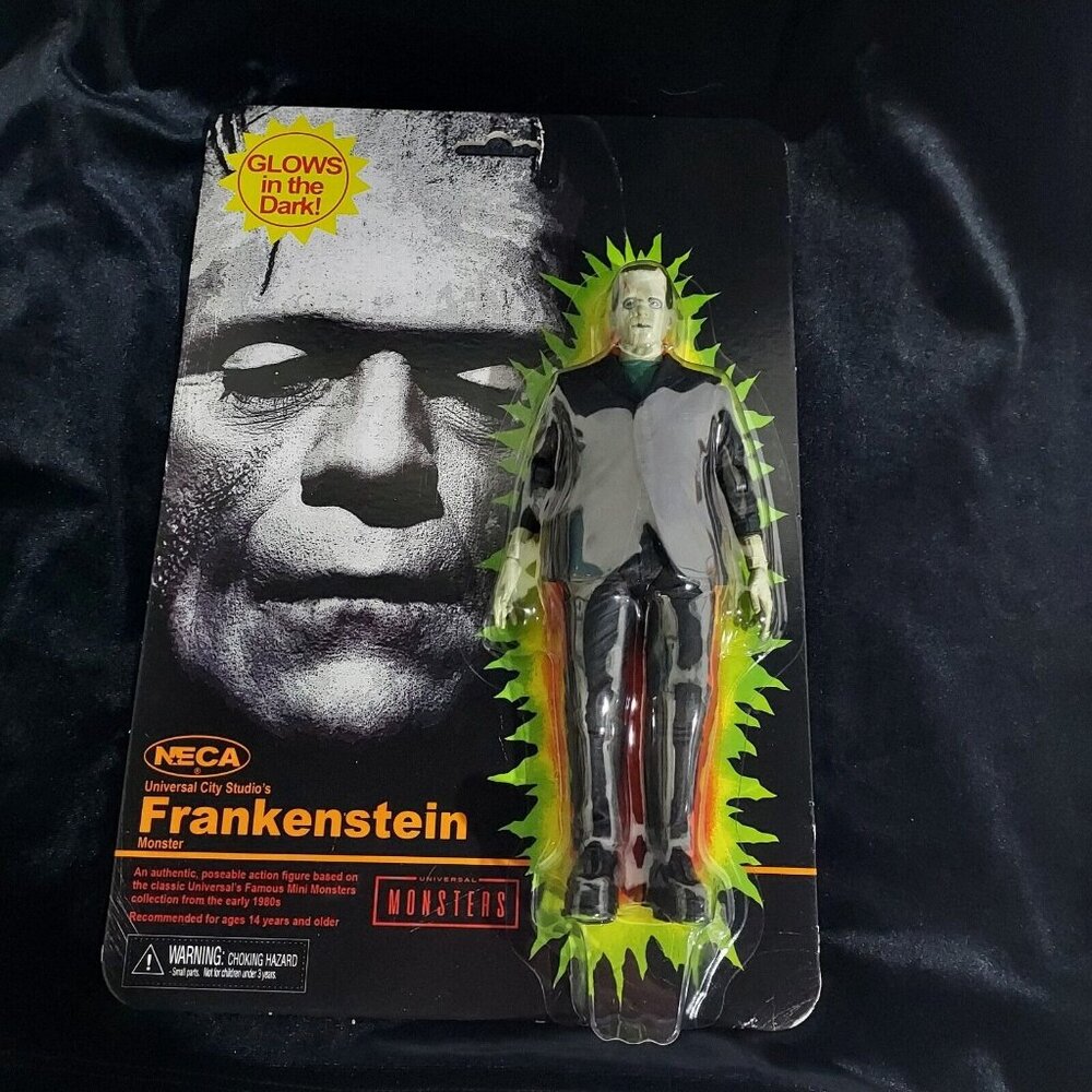 Frankenstein Sealed VHS 1931 Karloff &Clive Original UNIVERSAL 8"glow figure - Picture 7 of 15